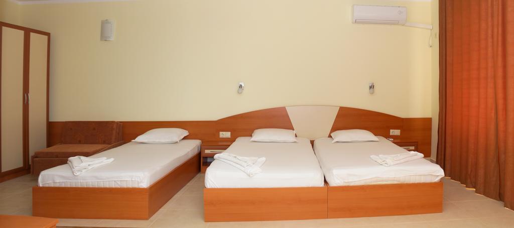 Hostel Malibu Slântsjev Brjag Rom bilde