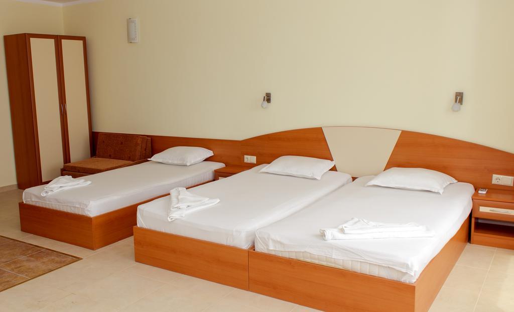 Hostel Malibu Slântsjev Brjag Rom bilde